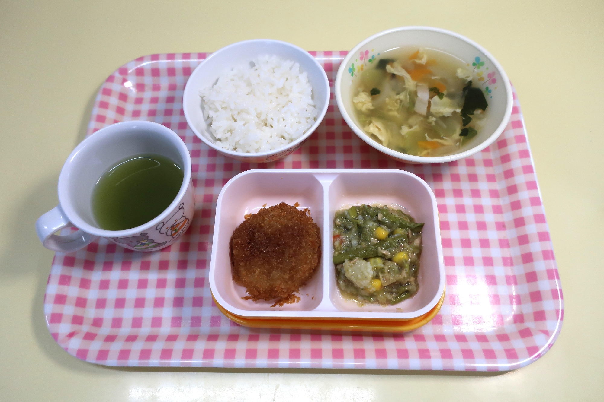 ６月１４日(金)３歳児からの給食(たんぽぽ１組)