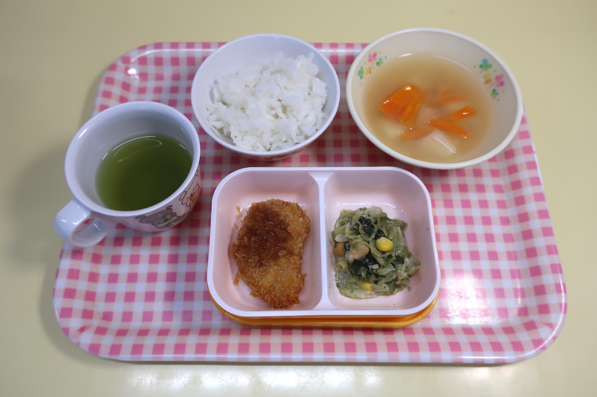 ６月２０日(木)３歳児からの給食(さくら１組)