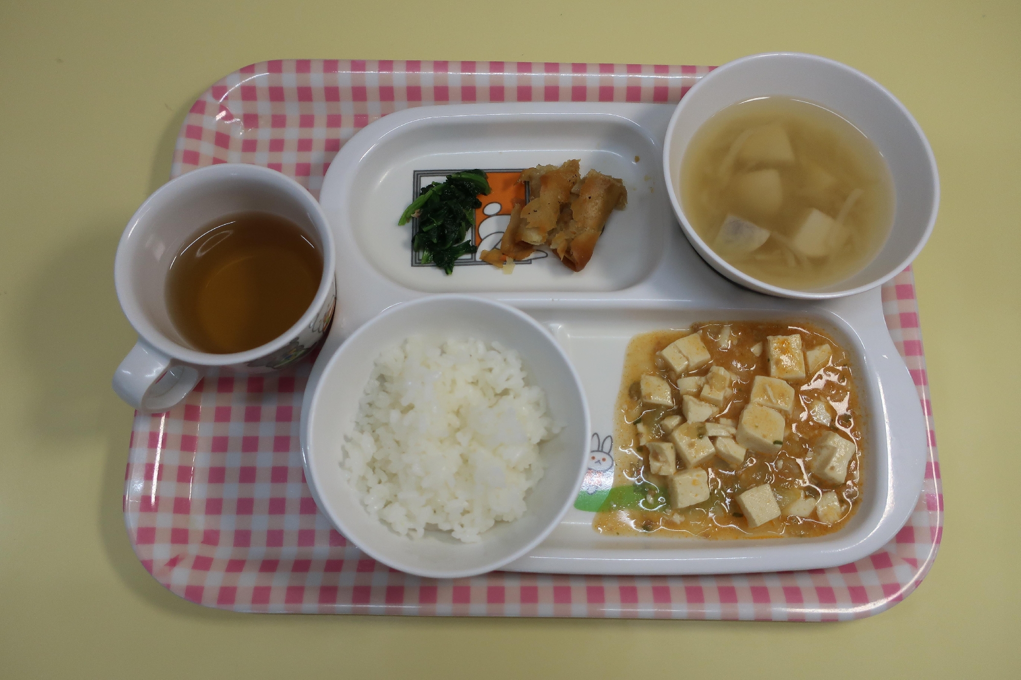 ７月２６日(金)未満児の給食（ひよこ、いちご組）