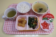 １２月２２日(金)３歳児からの給食(たんぽぽ１組)