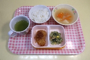 ６月２０日(木)３歳児からの給食(さくら１組)