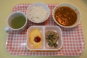 ７月２１日(金)３歳児からの給食(すみれ１組)