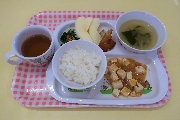 １０月２１日(金)未満児の給食(ひよこ・いちご組)