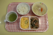 １２月１３日(金)３歳児からの給食(すみれ１組)